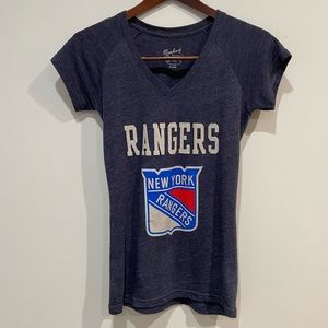 Majestic Newbury Collection Old Time Hockey T-Shirt New York Rangers Size…